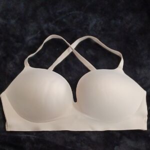 Victoria's Secret 34DDD Nude Convertible padded molded wireless Beige
